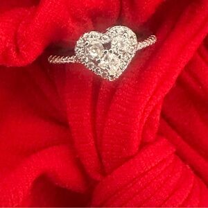Elegant Silver Heart Ring
